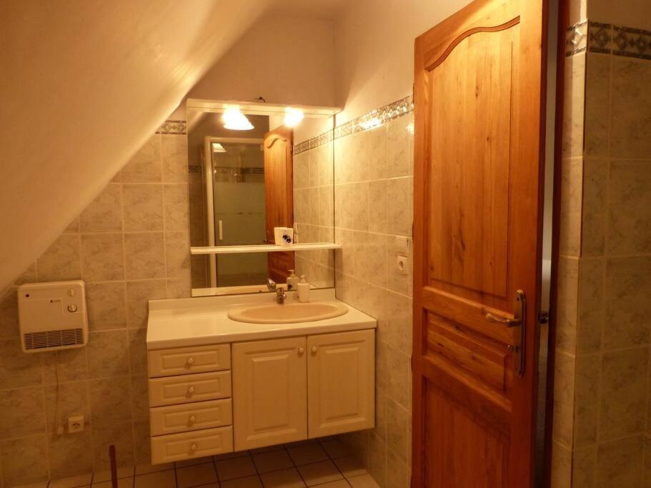 Studio Dans Une Chaumiere De Caractere Baud Eksteriør billede